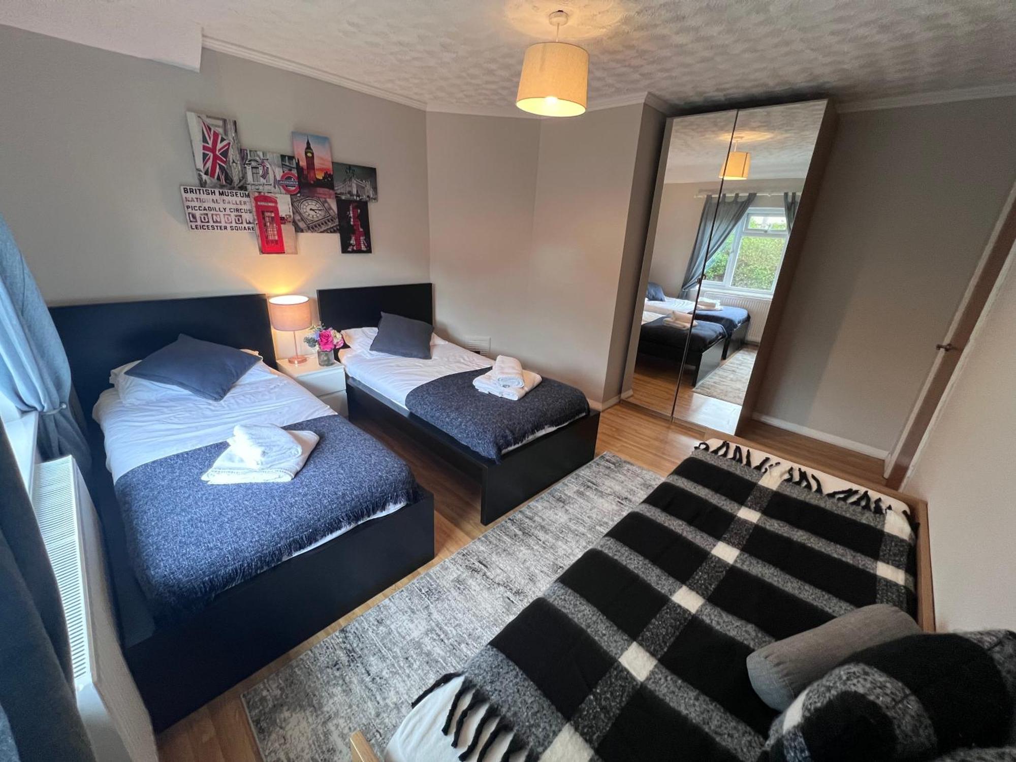 Croydon Apartment With Parking London Eksteriør billede