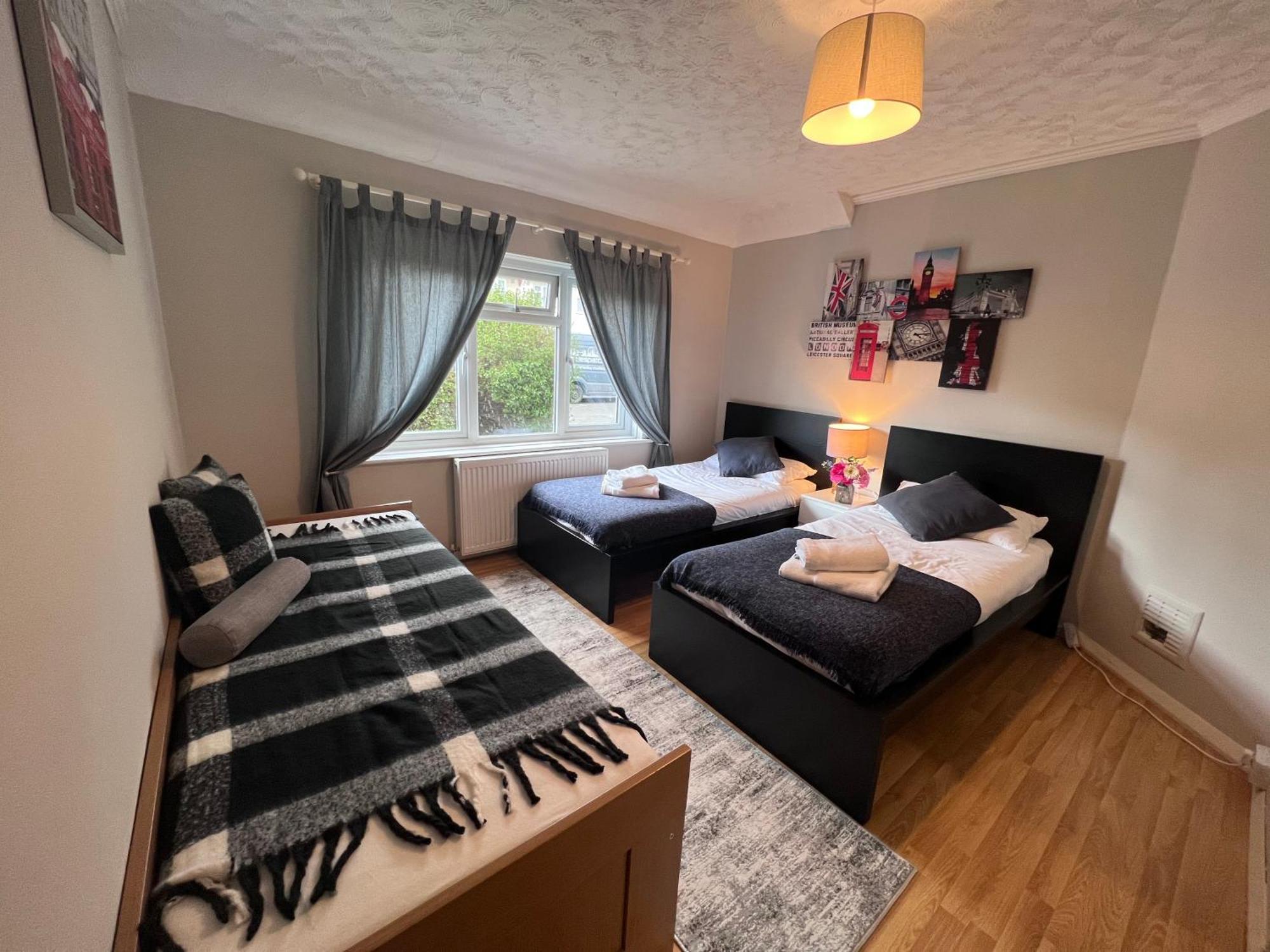 Croydon Apartment With Parking London Eksteriør billede