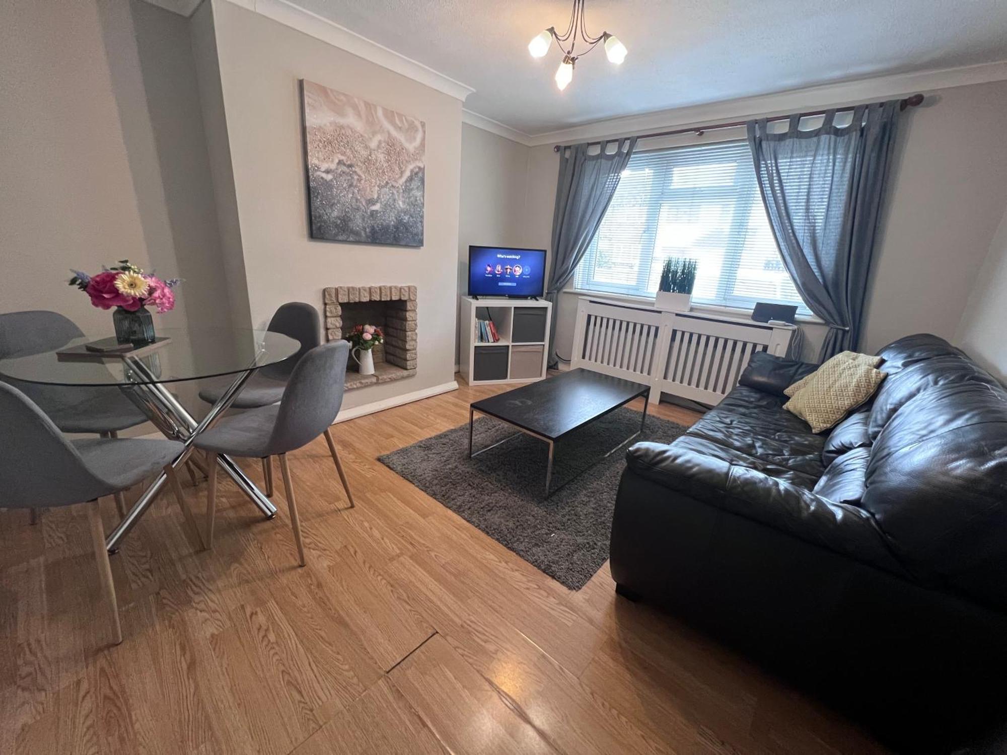 Croydon Apartment With Parking London Eksteriør billede