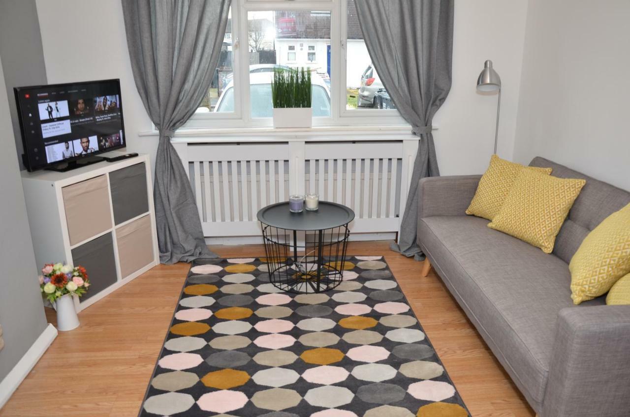 Croydon Apartment With Parking London Eksteriør billede